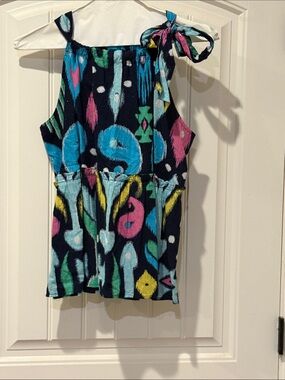 Crown & Ivy Navy Multicolor Tie-Shoulder Sleeveless Top with Abstract Print